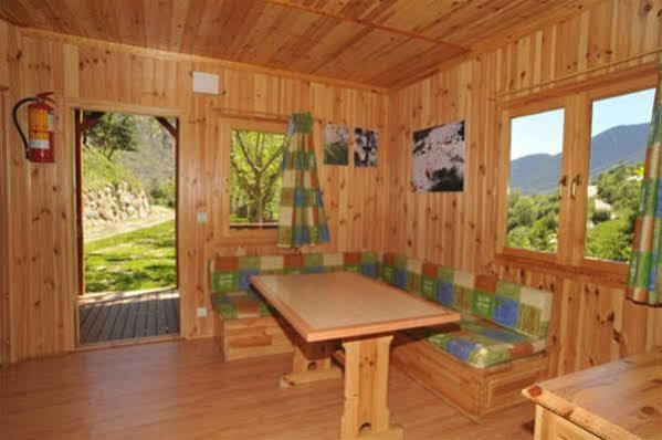 Camping La Torre Hotel Еспот Екстериор снимка